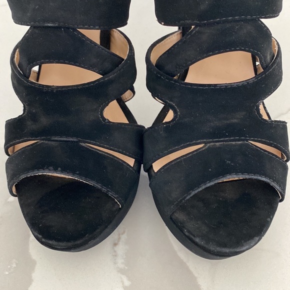 Charlotte Russe Faux Suede Heels - Picture 4 of 9